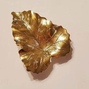 Vintage Gold Leaf Scarf Clip
